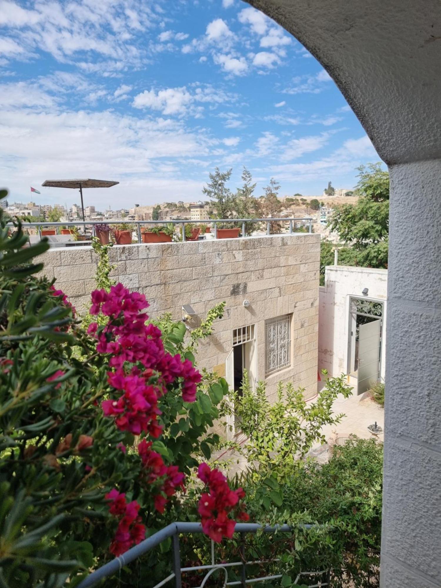 Downtown Living Boutique Apartments Amman Exterior photo